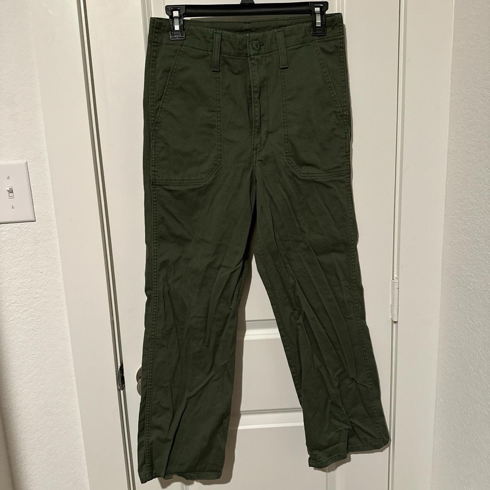 Green Levi pants women’s cargo